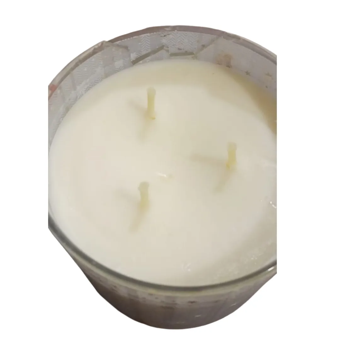 Bath & Body works Gingerbread Marshmallow 3-Wick Candle ( Little Damage )