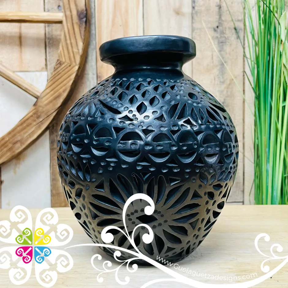 Calado Round Vase - Barro Negro Oaxaca