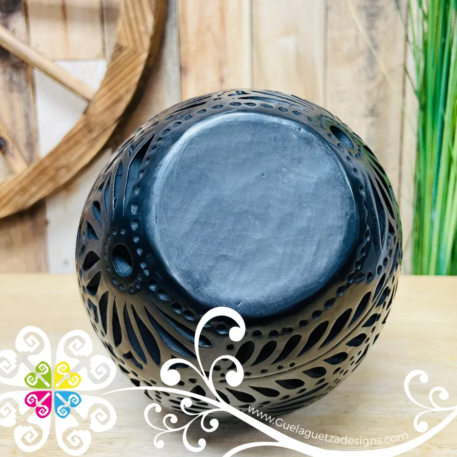Calado Round Vase - Barro Negro Oaxaca