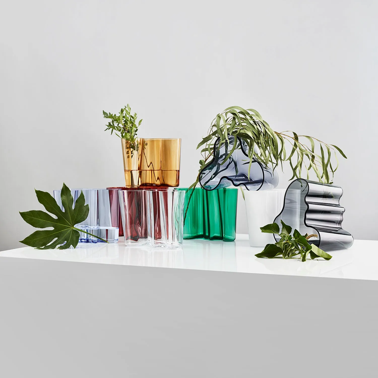 iittala | aalto savoy vase | cranberry 16cm