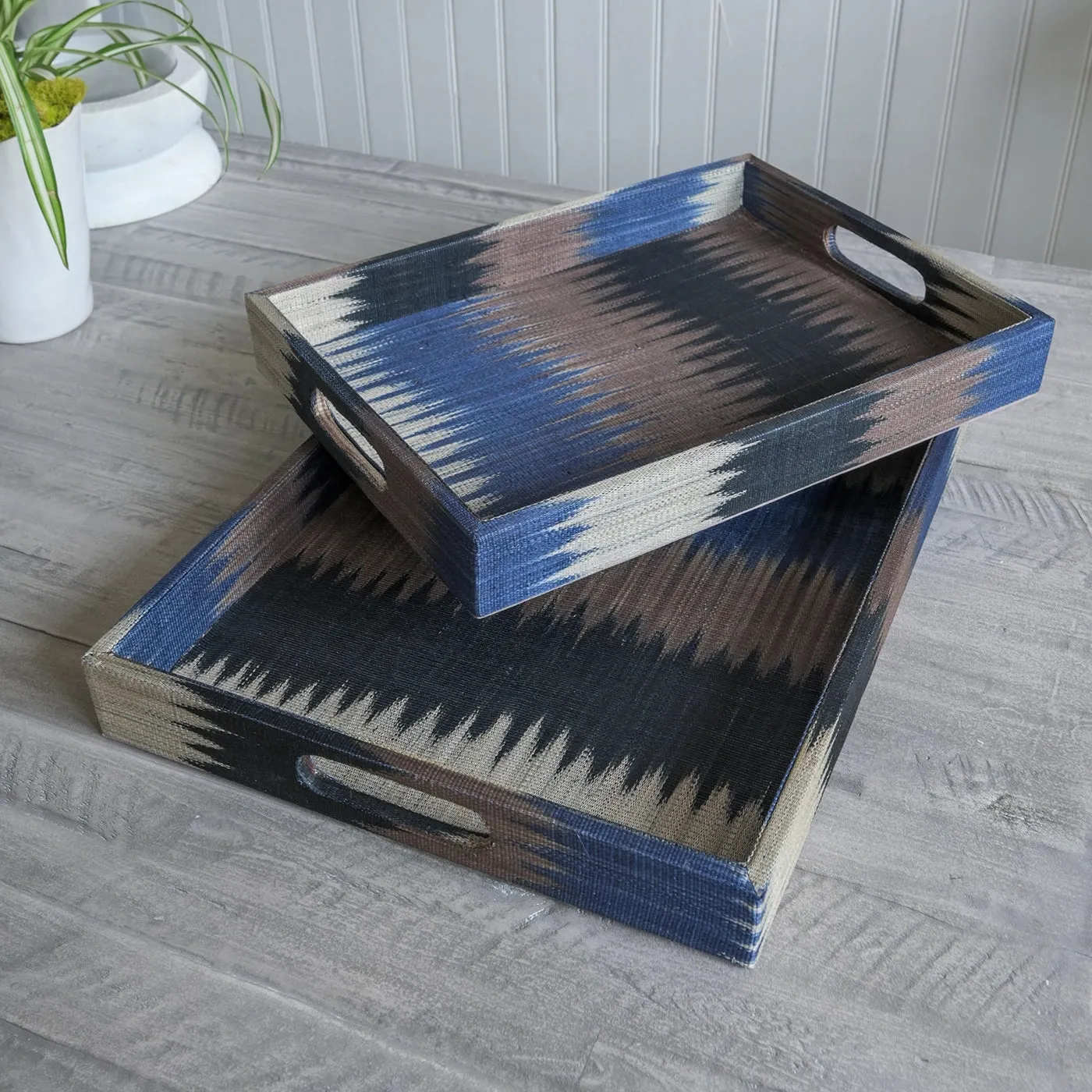 Patterned Zig Zag Trays