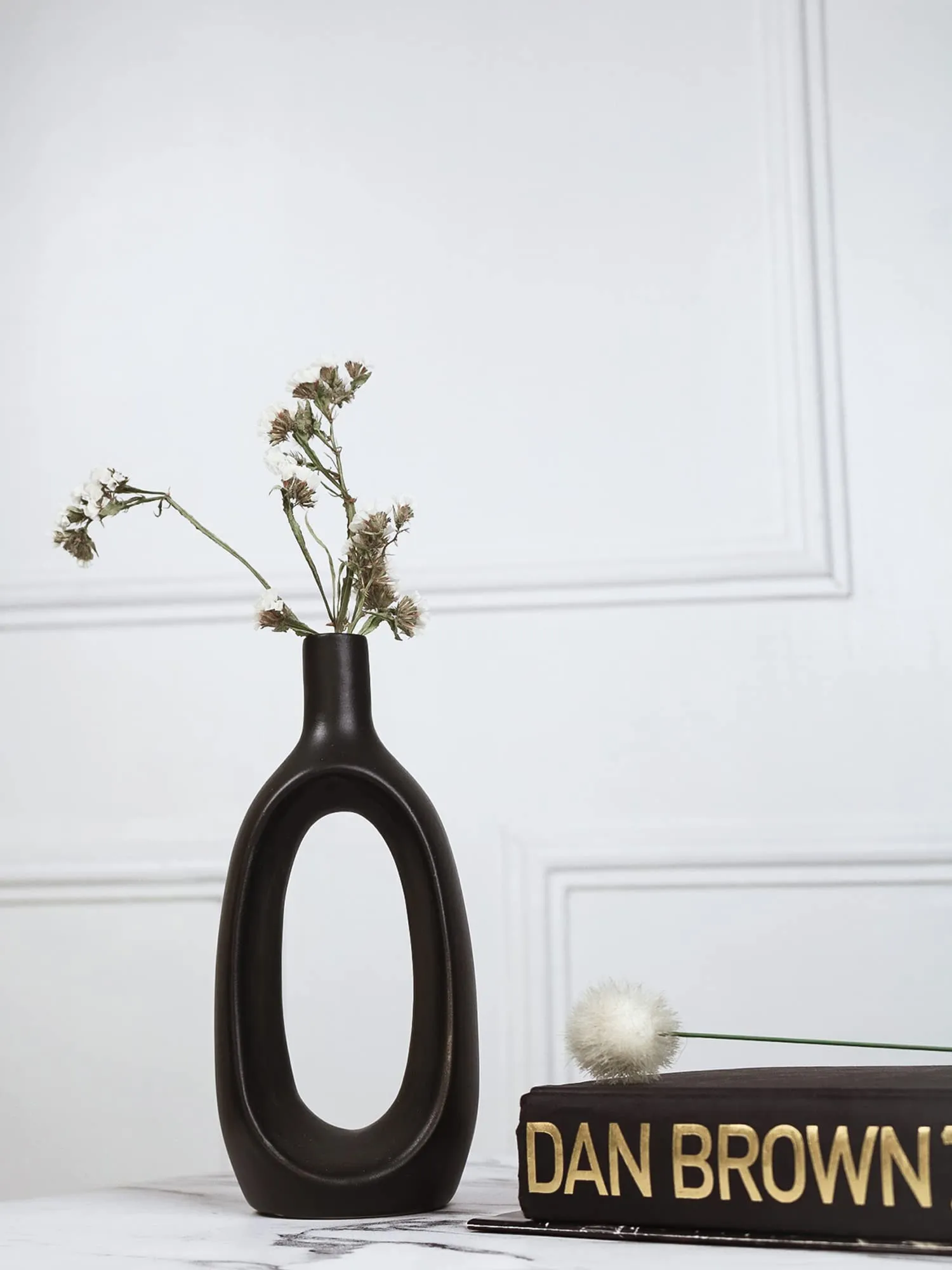 Purezento Modern Decorative Kieko Donut Vases for Home Decor | Centerpieces | Kitchen | Office or Living Room with Unique Quality for Center Table, Flowers Pot, Bedroom Side Corners (Black,8 Inch)