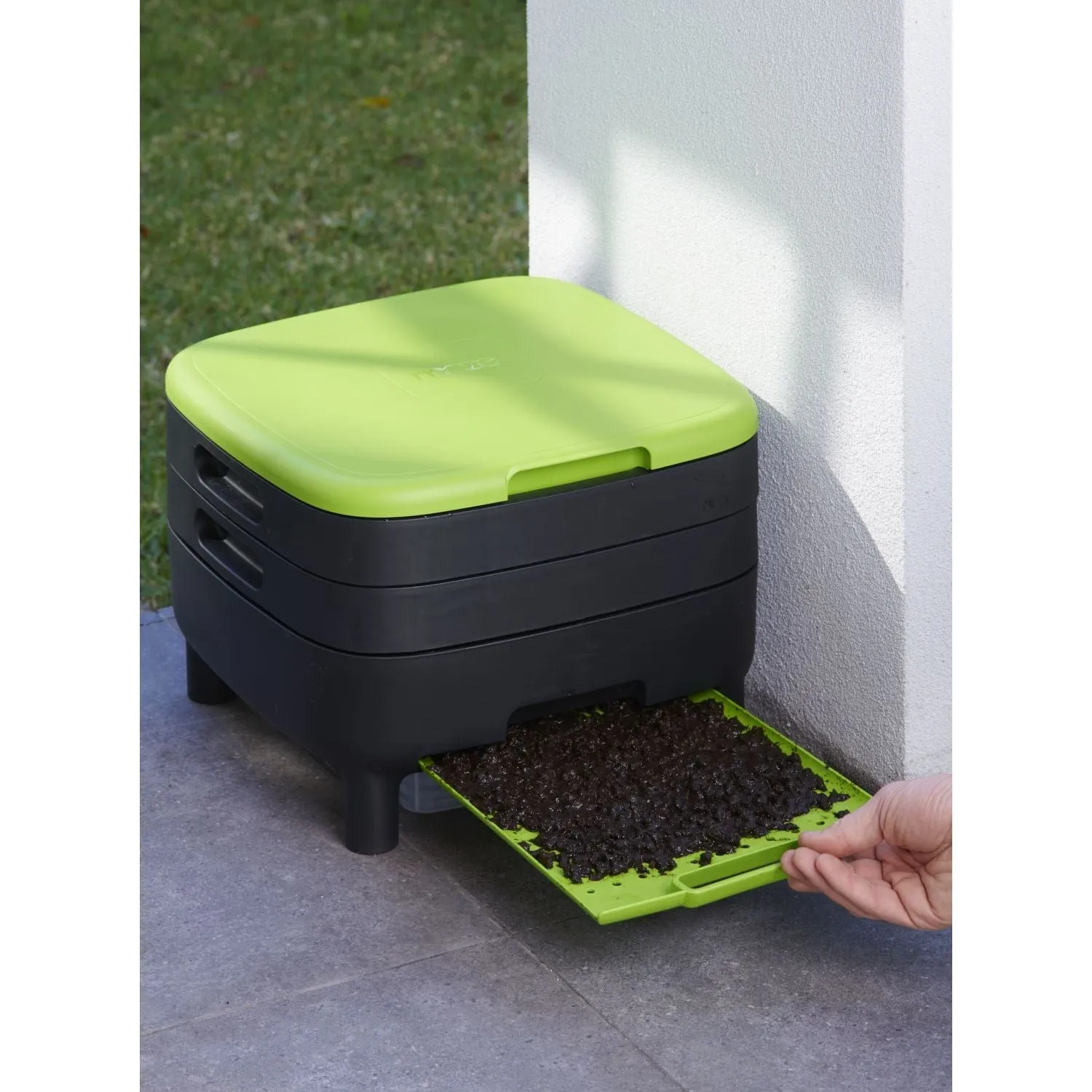 Riverstone | Maze 4 Gal. Stationary Worm Compost Farm